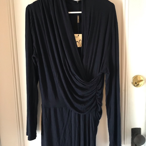 NWT Amelia Woman Collarless Wrap Style Dress - Picture 6 of 10